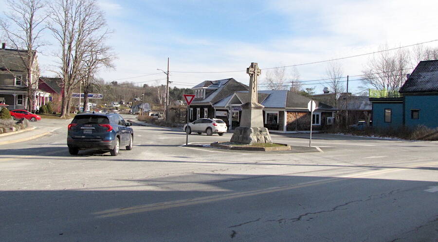 <p>KEITH CORCORAN PHOTO</p><p>The corner of Edgewater Street and Main Street in Mahone Bay. The town&#8217;s government is looking into potentially reconfiguring the intersection, located in the heart of the community.</p>